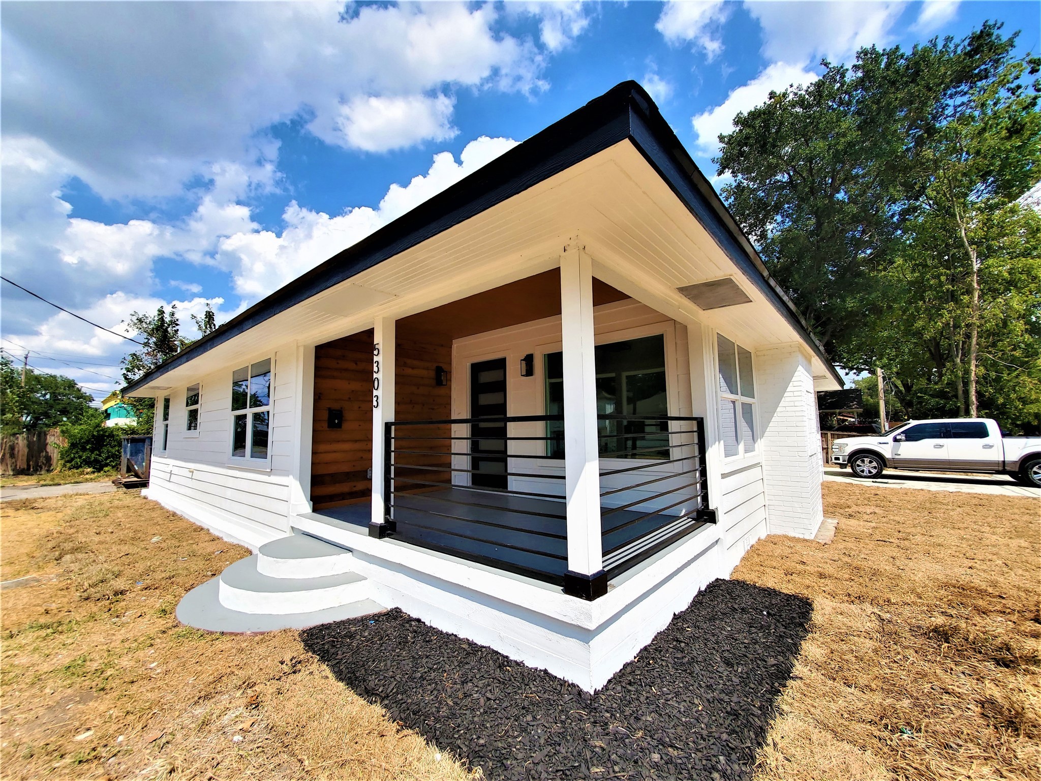 5303 Clay Street Houston TX 77023
