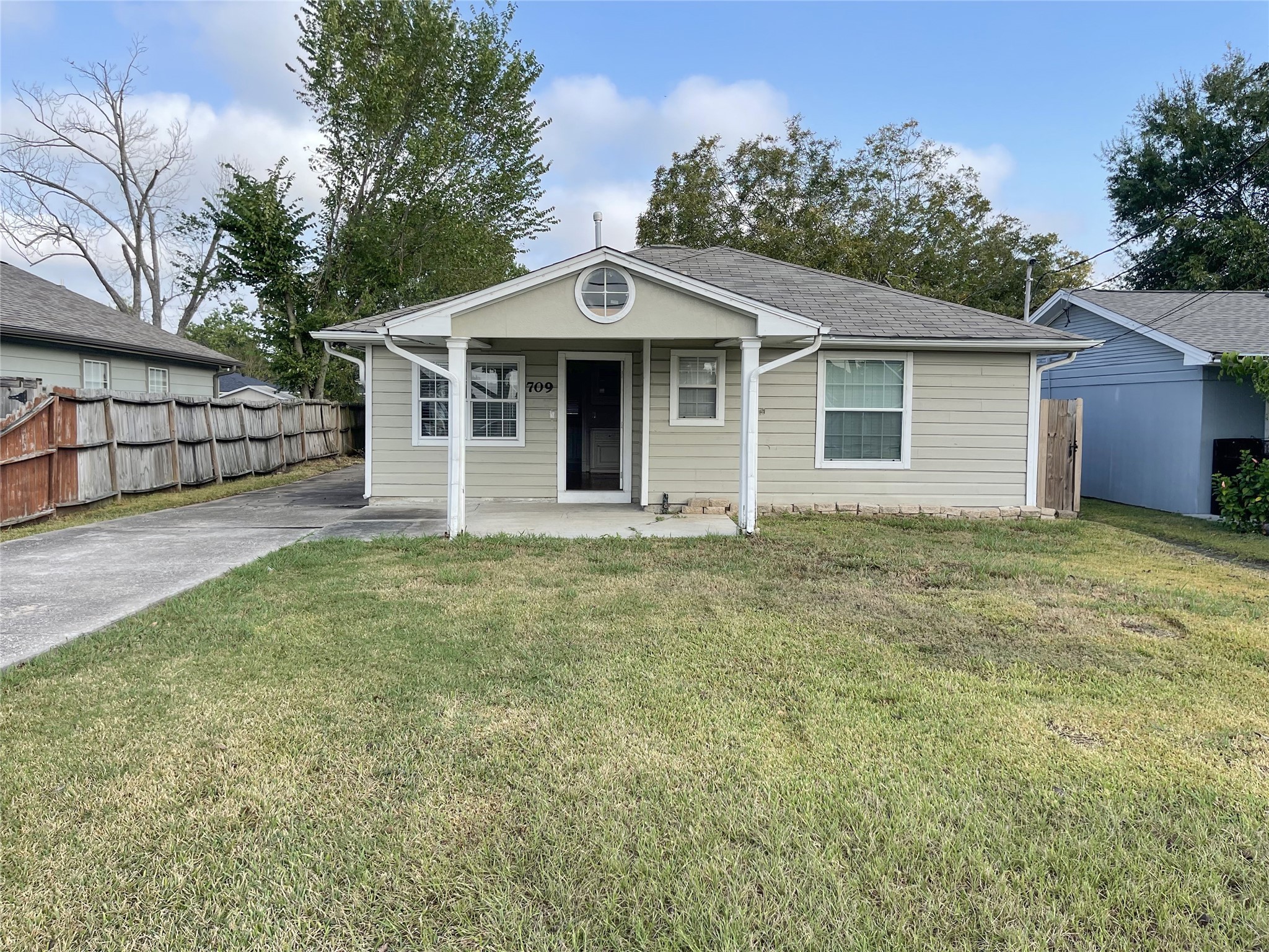 709 Avenue J South Houston TX 77587