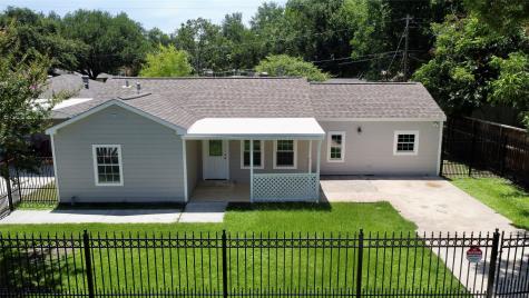 5701 Luna Street Houston TX 77076