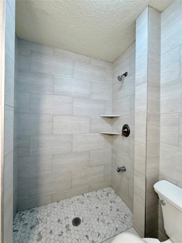 5701 Luna Street Houston TX 77076