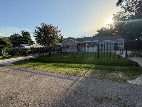 5701 Luna Street Houston TX 77076