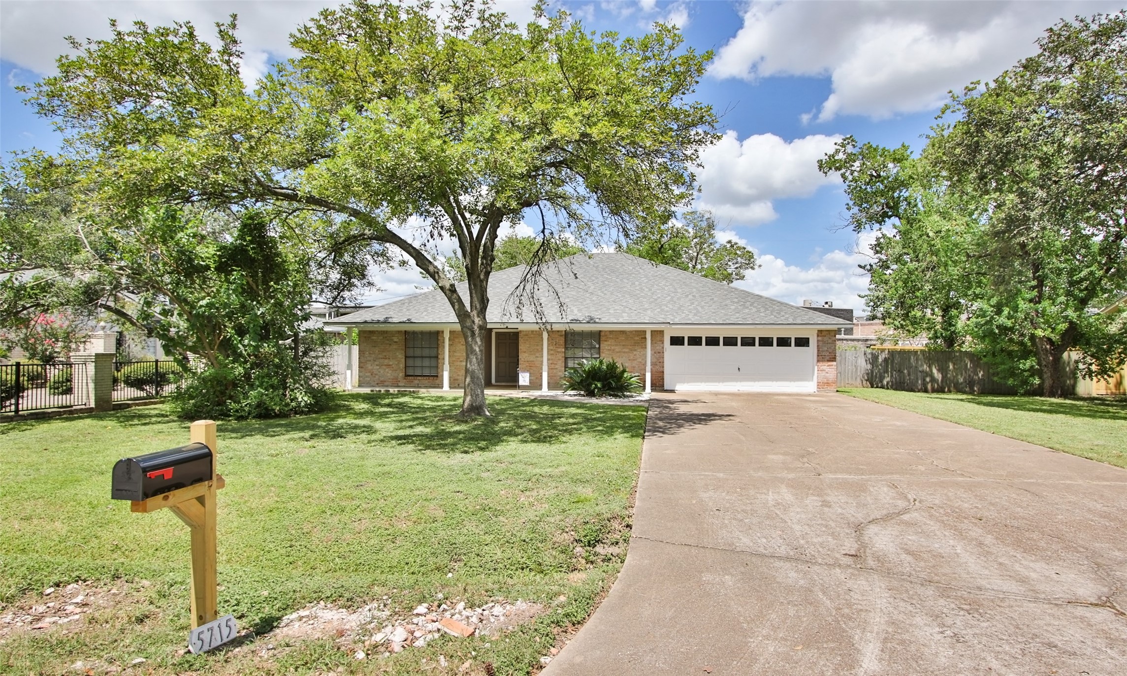 5715 Raywood Boulevard Houston TX 77040