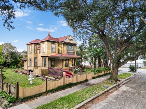3202 Avenue N 1/2 Galveston TX 77550