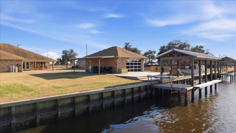 510 Country Lane Bridge City TX 77611