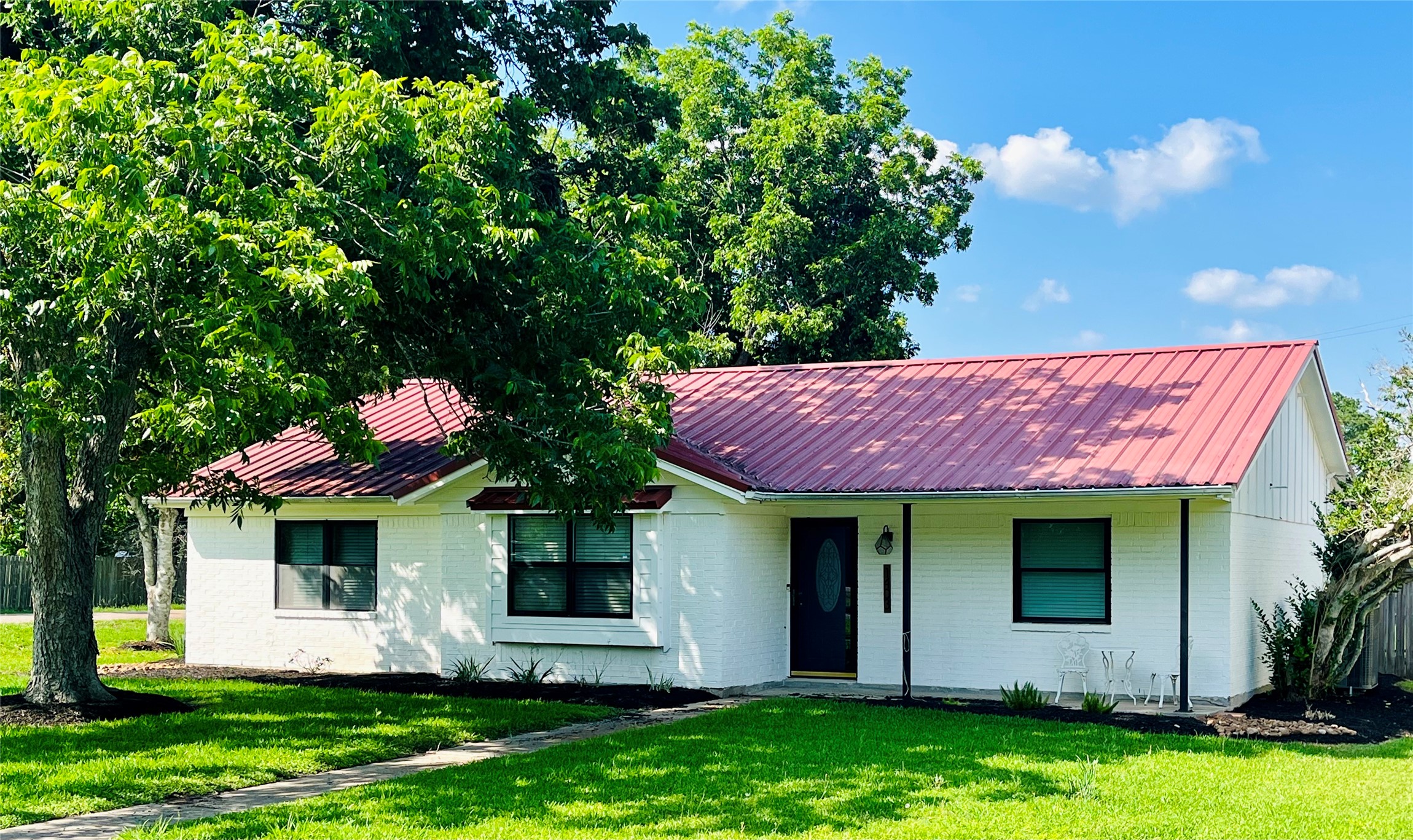 1403 Avenue F Danbury TX 77534