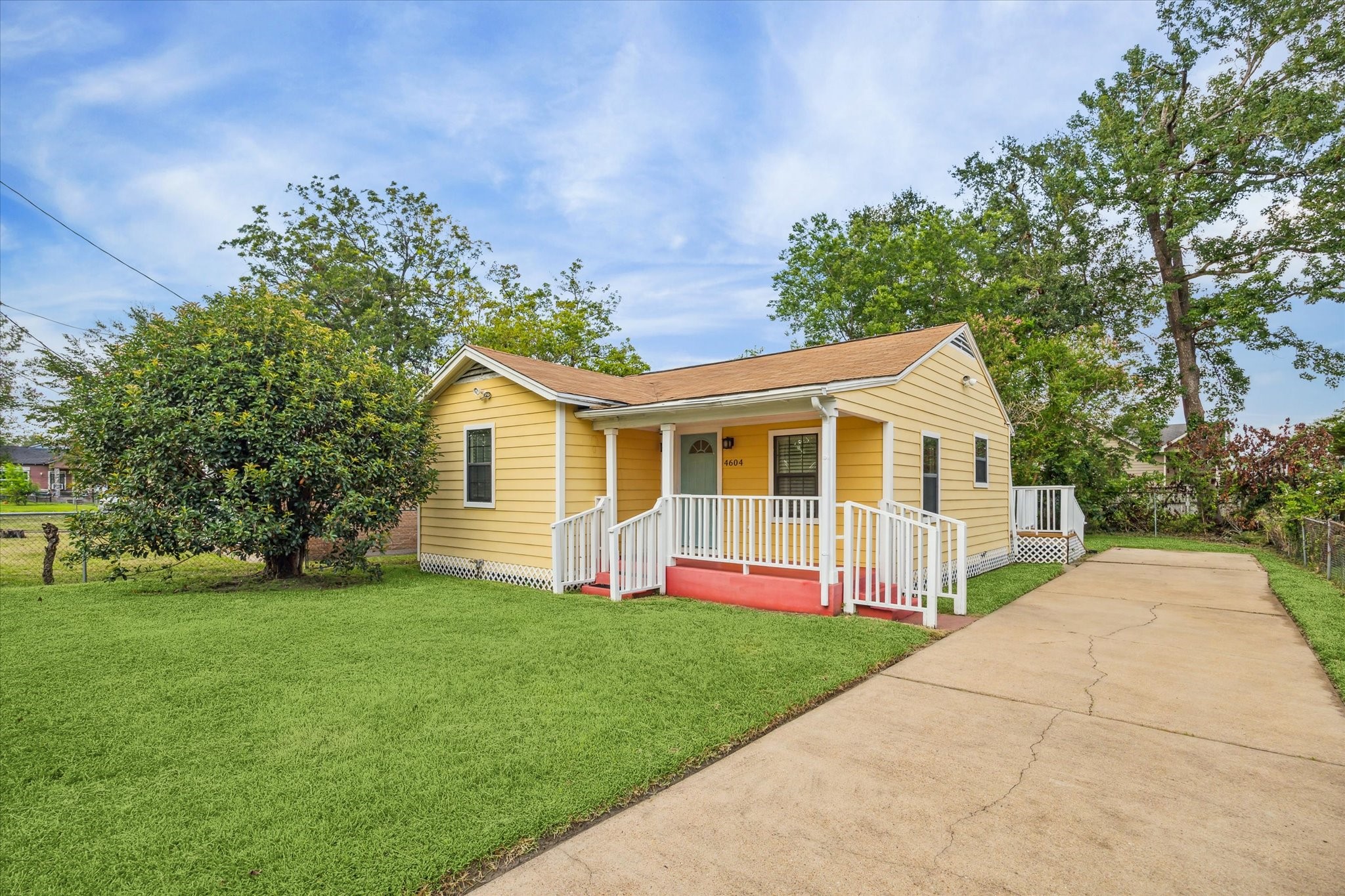 4604 Robertson Street Houston TX 77009