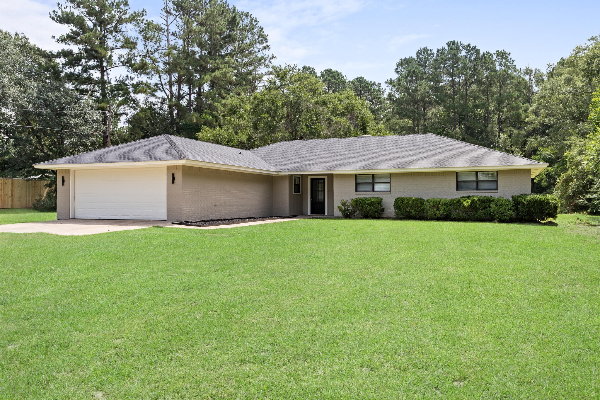 2126 Twin Bridges Road Silsbee TX 77656