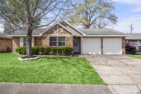 182 White Cedar Street Houston TX 77015