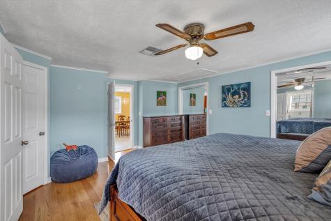 14 Dolphin Street Bayou Vista TX 77563