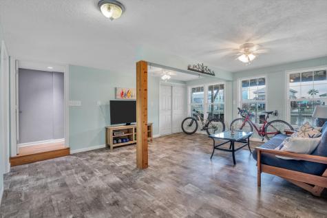 14 Dolphin Street Bayou Vista TX 77563
