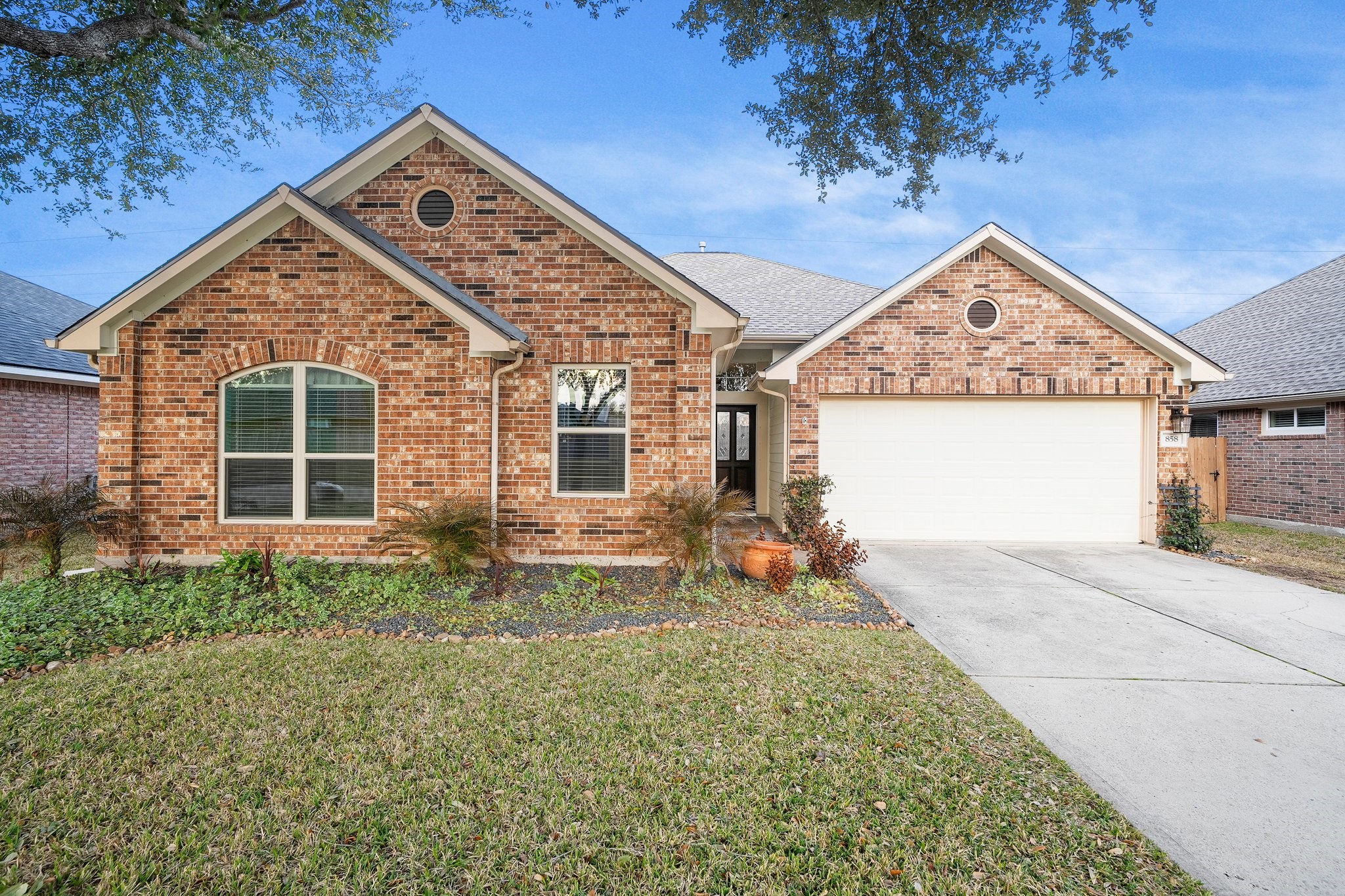 858 Shoal Pointe Lane League City TX 77573