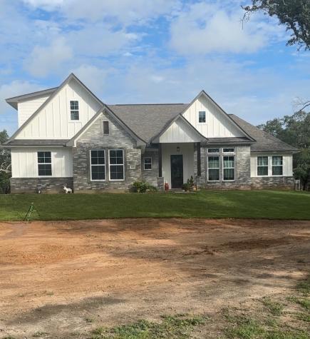 102 Emory Oaks Court Angleton TX 77515