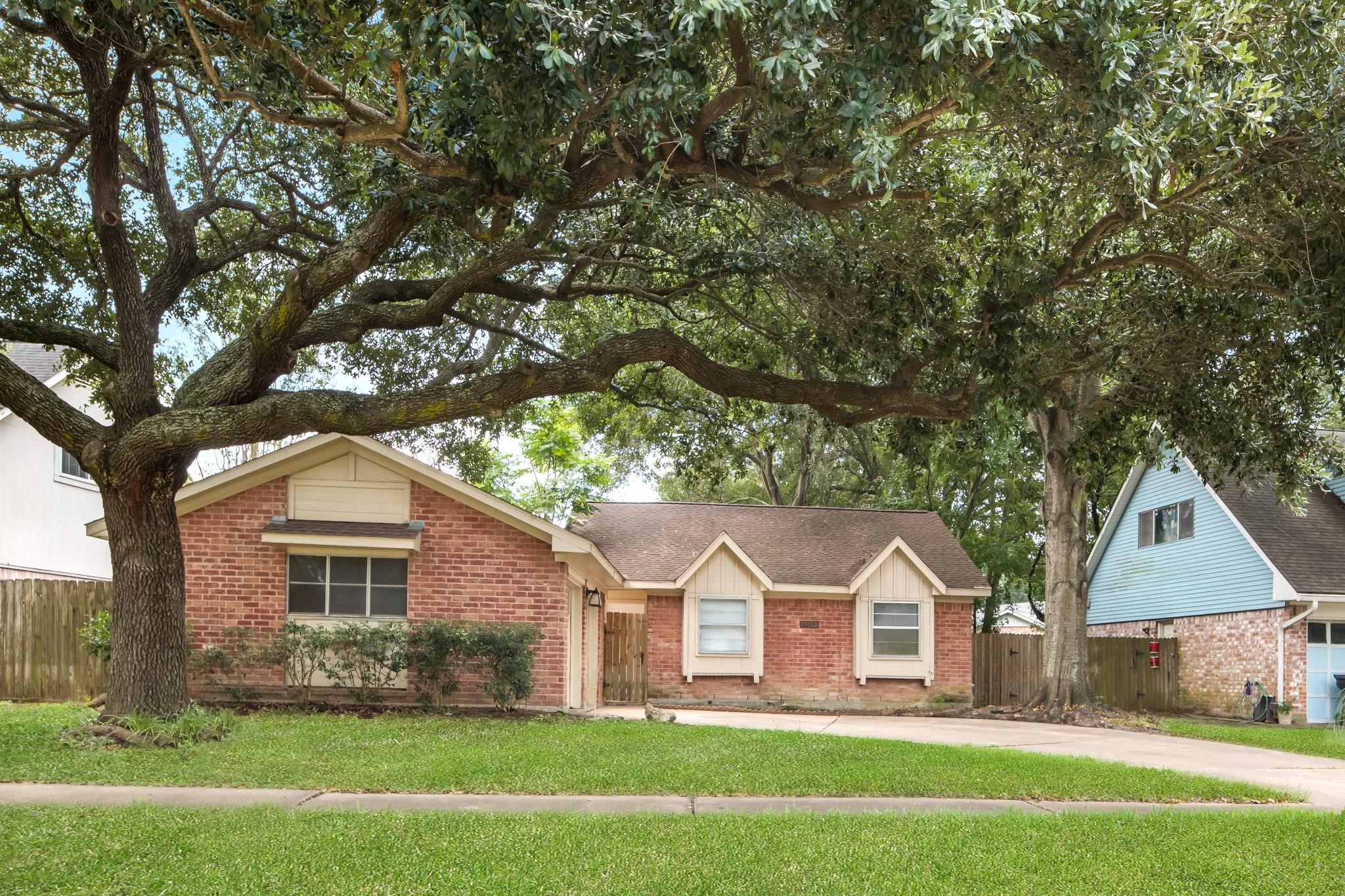 13607 Salisbury Drive Sugar Land TX 77498