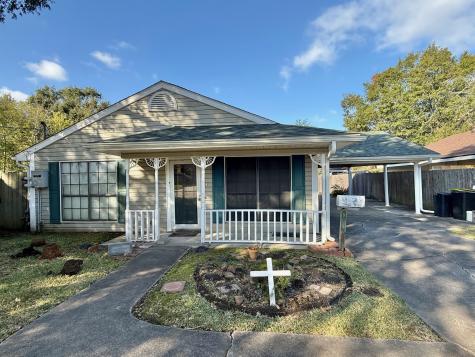 906 Montrose Street Port Neches TX 77651