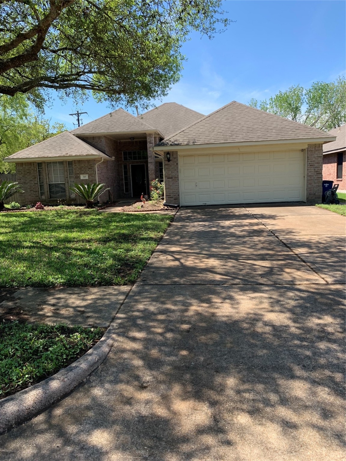 215 Briarwood Court League City TX 77573