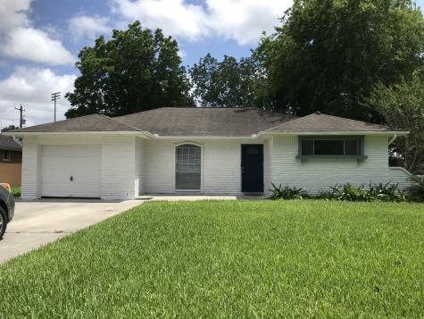 211 Brigadoon Lane Friendswood TX 77546