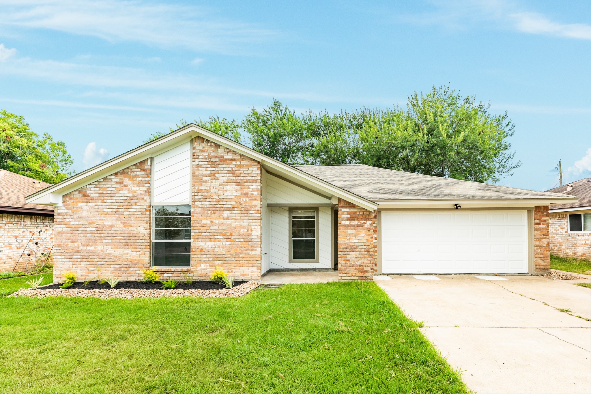 1216 Clover Drive Angleton TX 77515
