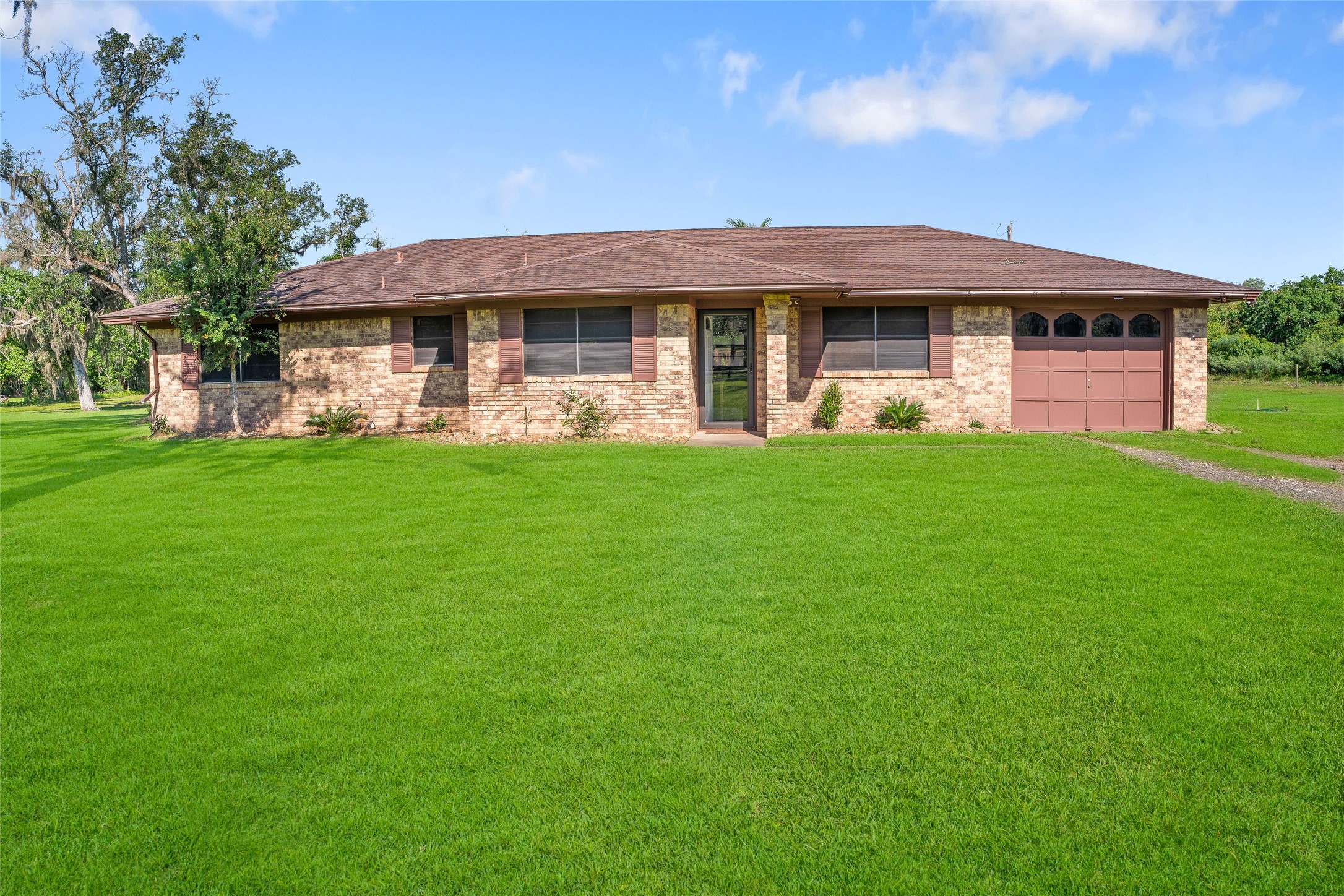 19690 County Road 319 Brazoria TX 77422