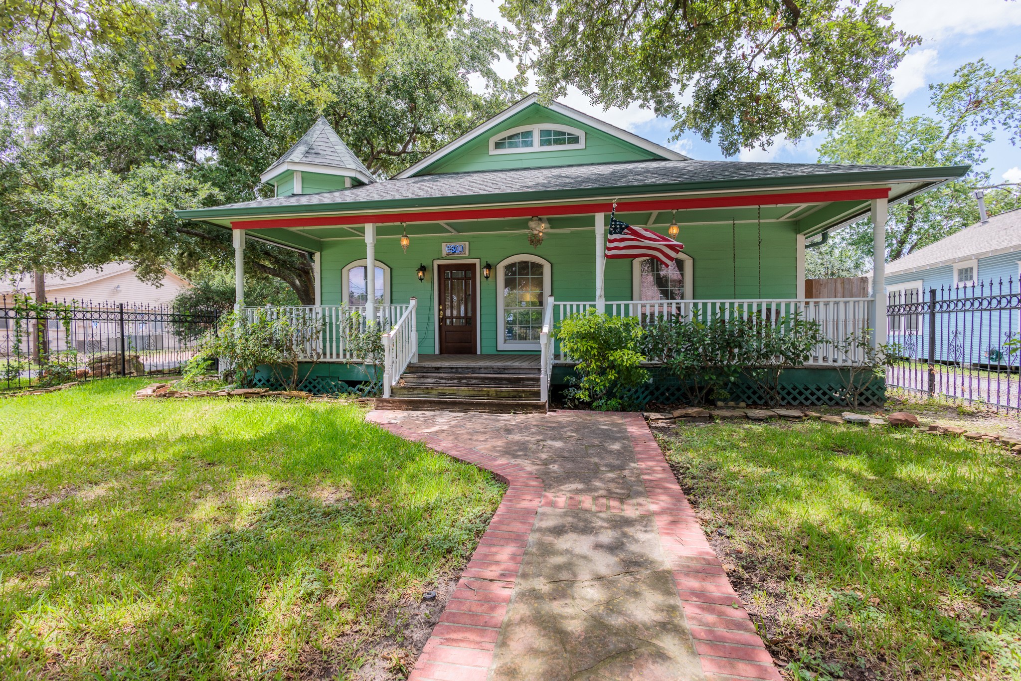 6301 N Main Street Houston TX 77009