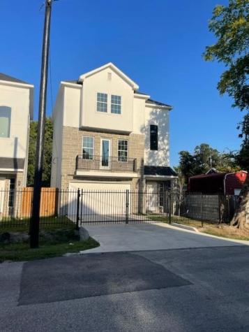 7814 De Priest Street Houston TX 77088