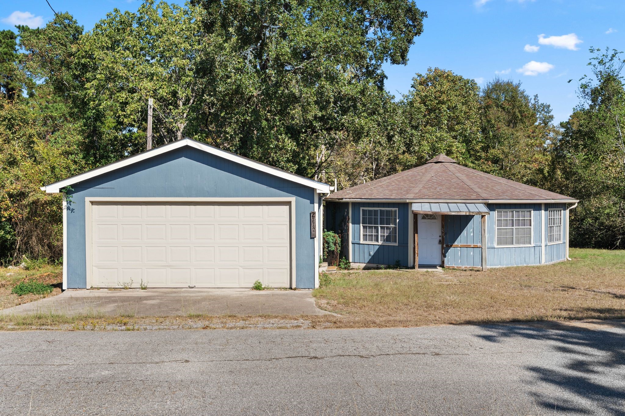2 Tejas Street Huntsville TX 77320