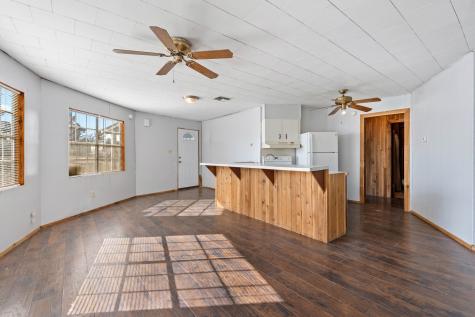 2 Tejas Street Huntsville TX 77320