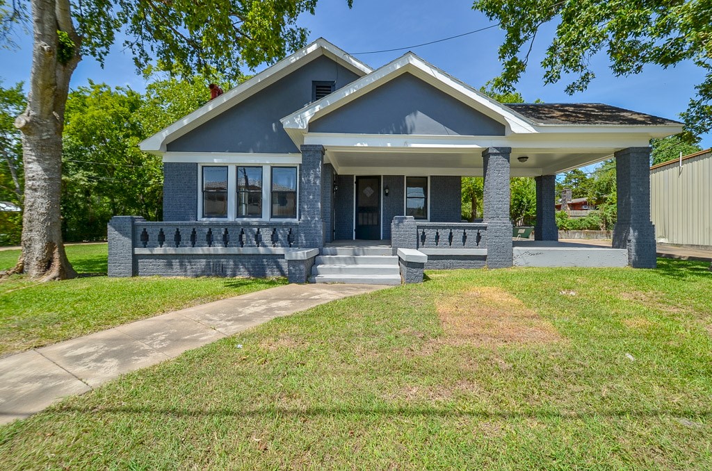 404 W Main Street Bellville TX 77418