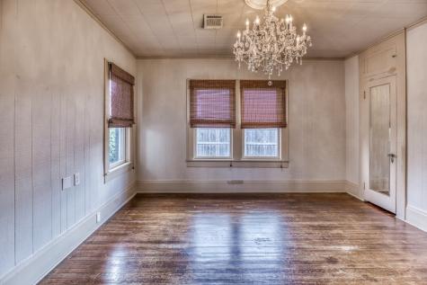404 W Main Street Bellville TX 77418