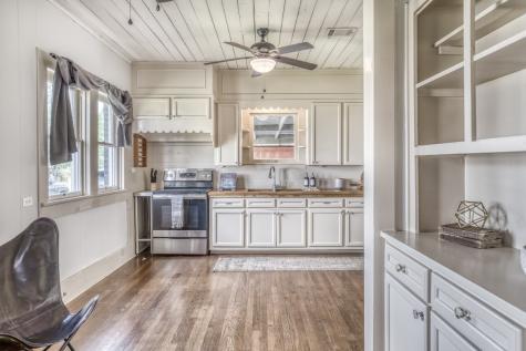 404 W Main Street Bellville TX 77418