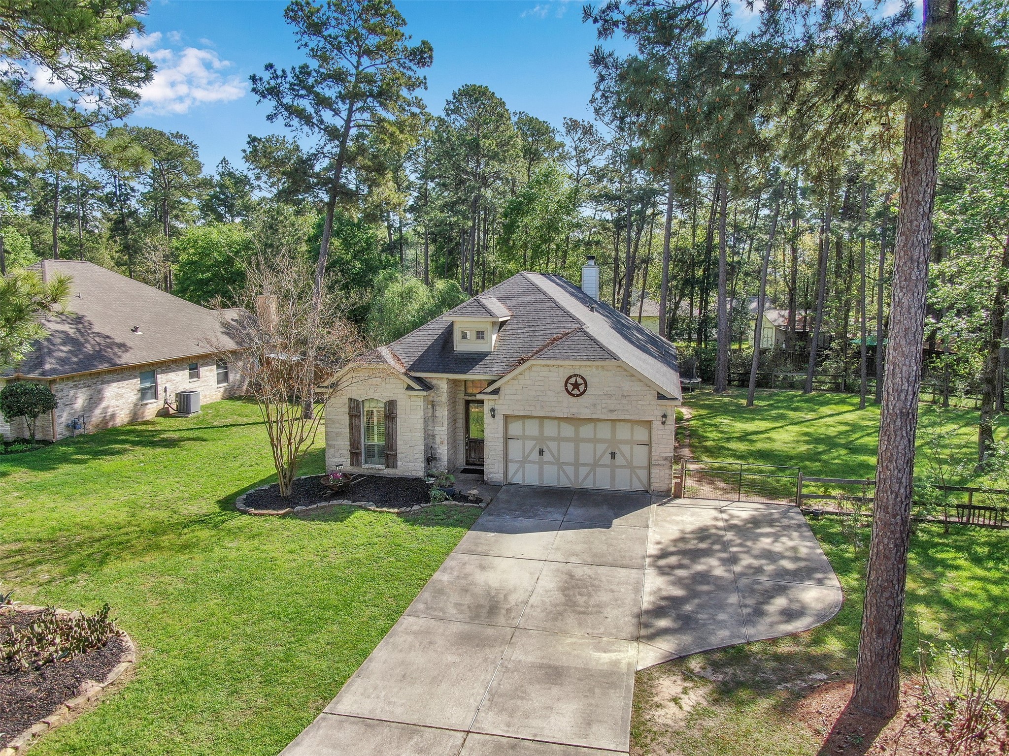 214 Weisinger Drive Magnolia TX 77354