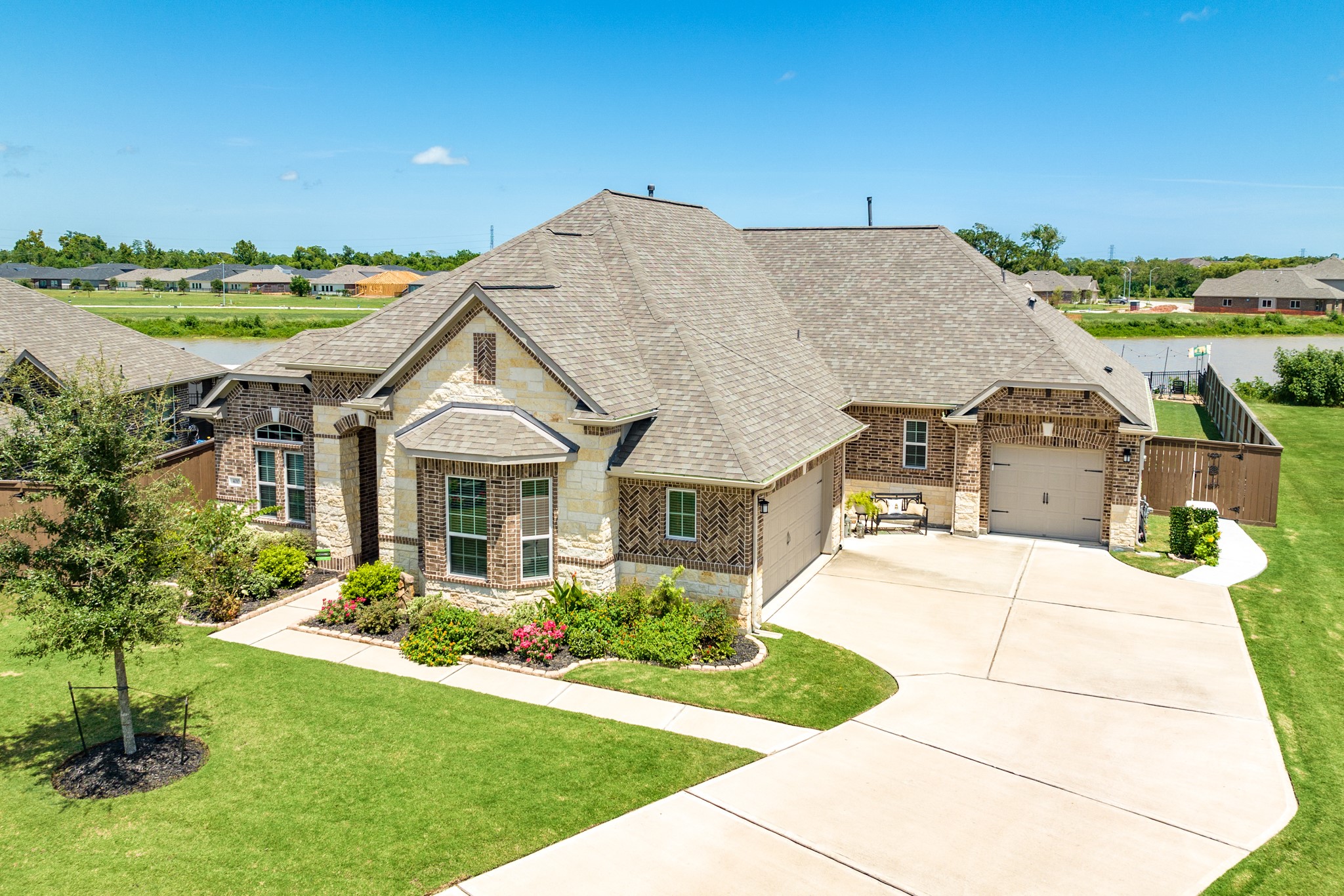 400 Bentwood Way Clute TX 77531