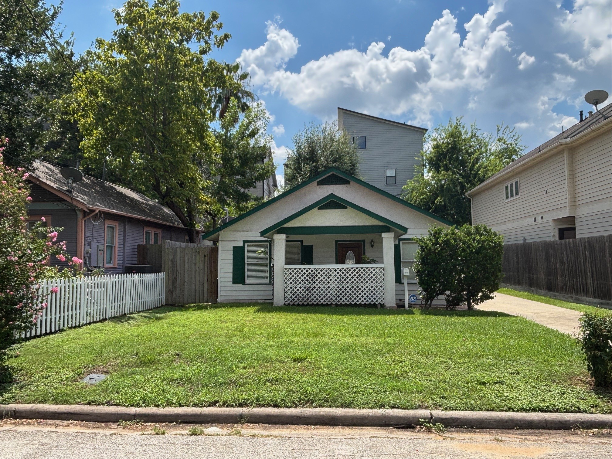 6011 Maxie Street Houston TX 77007