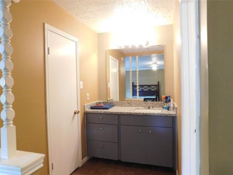 8215 Quail Hills Drive Houston TX 77489
