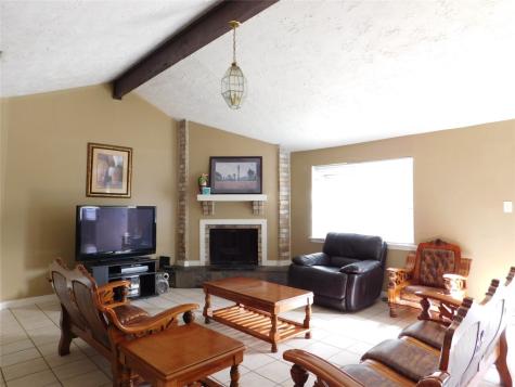 8215 Quail Hills Drive Houston TX 77489