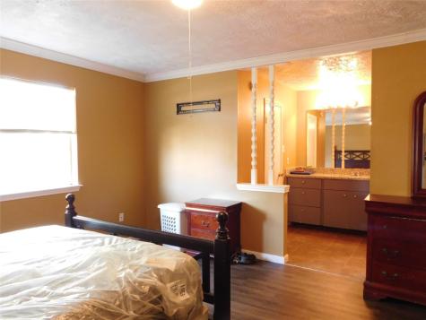 8215 Quail Hills Drive Houston TX 77489