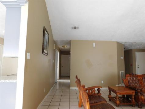 8215 Quail Hills Drive Houston TX 77489