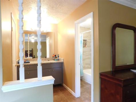 8215 Quail Hills Drive Houston TX 77489