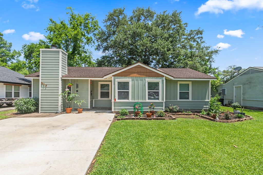 917 Magnolia Street Lake Jackson TX 77566