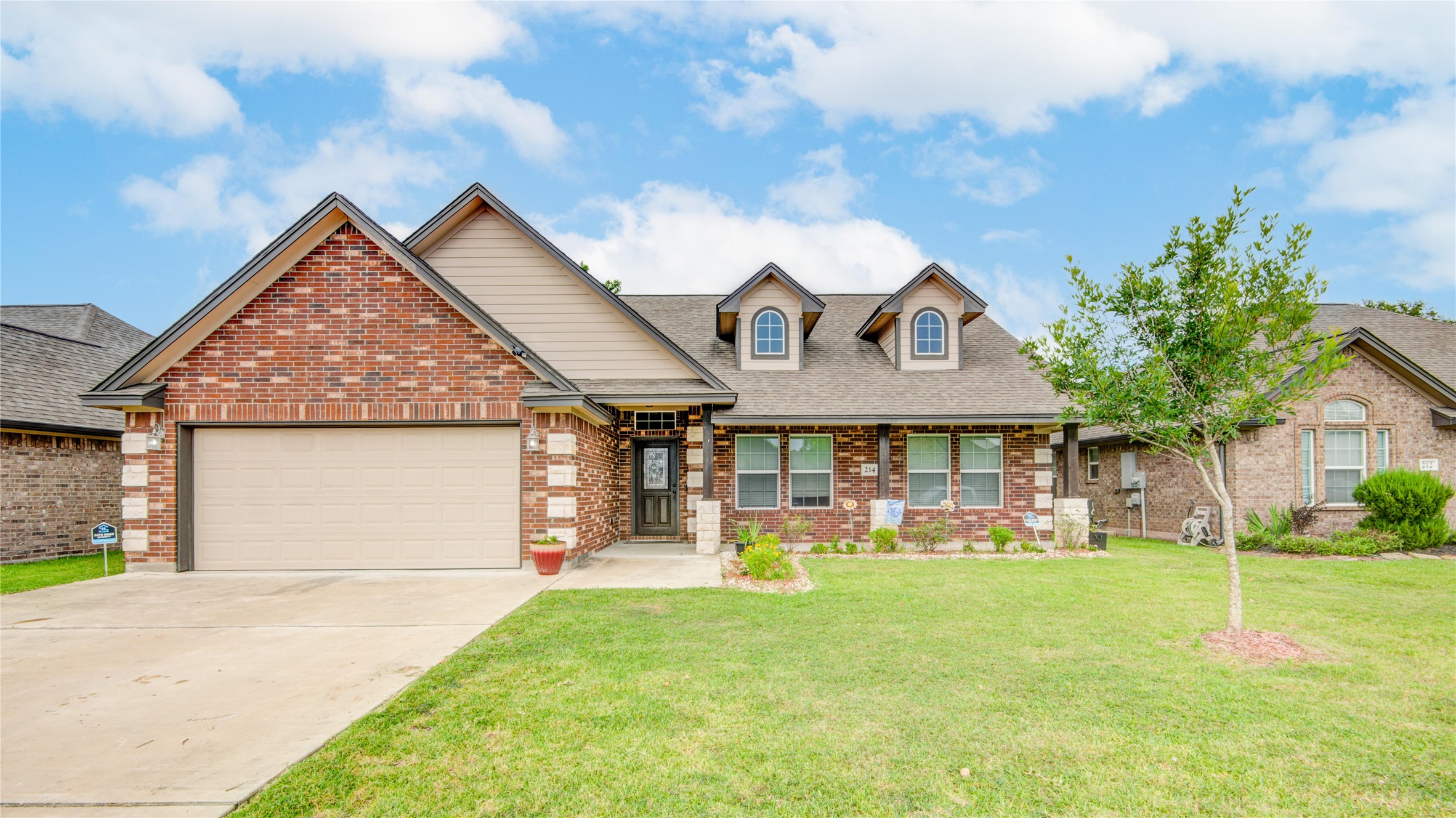214 Majestic Oak Circle Lake Jackson TX 77566