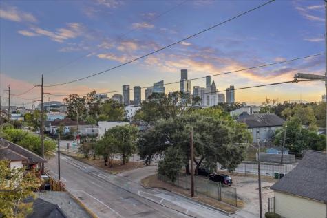1813 Mills Street Houston TX 77026