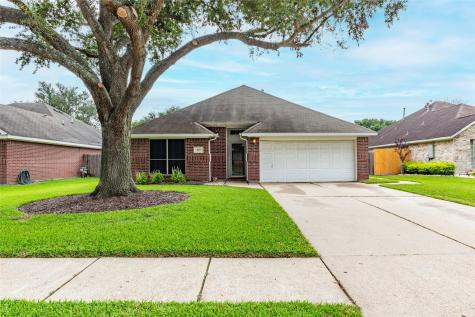 208 Briarglen Drive League City TX 77573