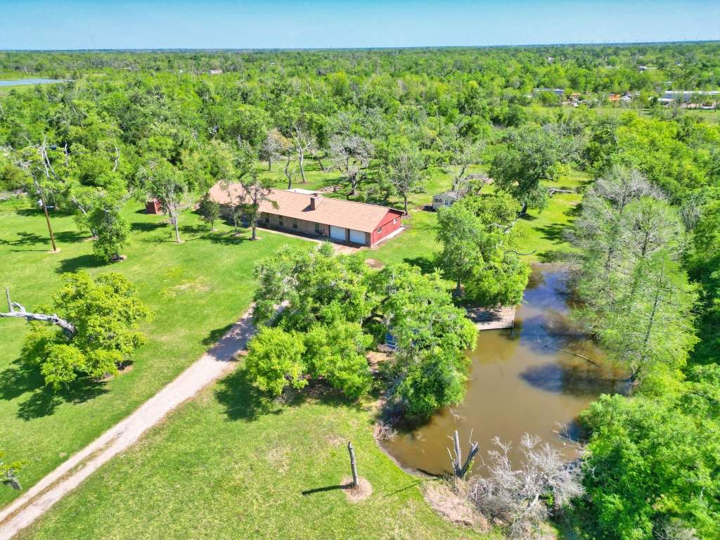 5084 Fm 2611 Road Brazoria TX 77422