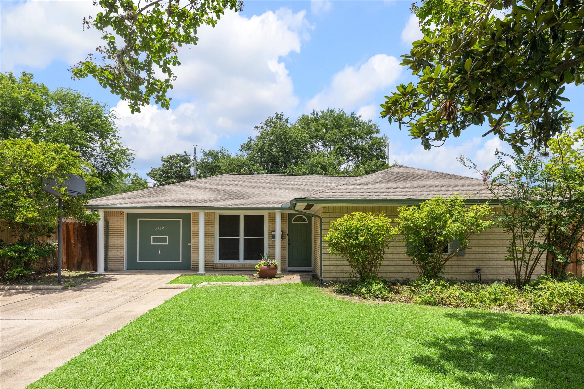 2110 Chippendale Road Houston TX 77018