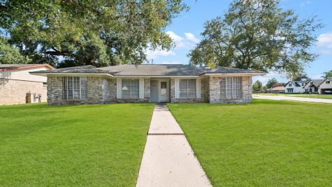 419 Petunia Street Lake Jackson TX 77566
