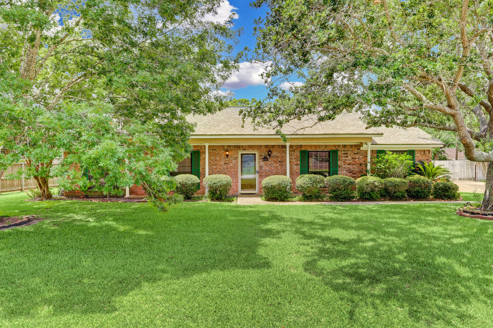 1808 Washington Irving Drive Pearland TX 77581