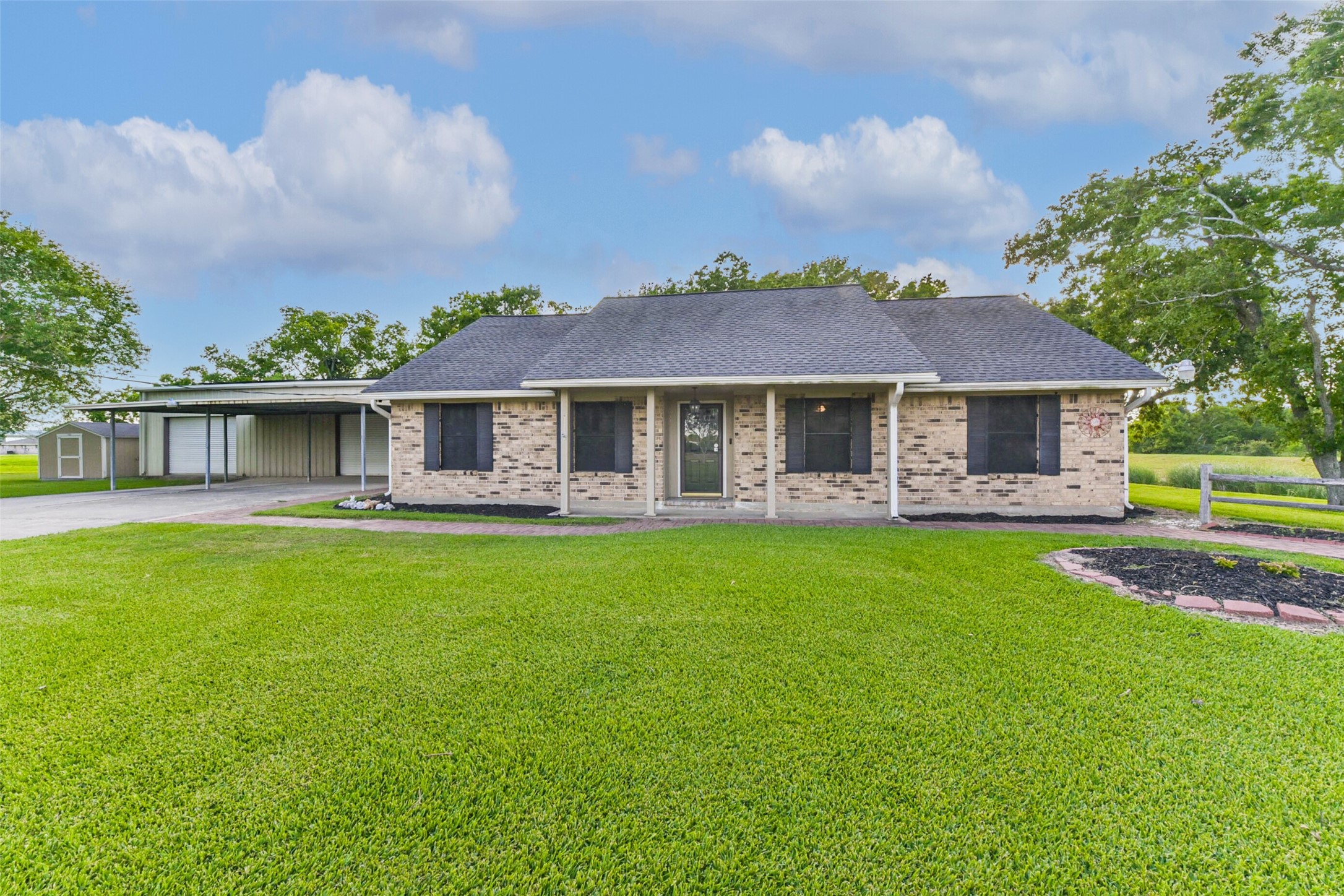 12031 1/2 N L Street La Porte TX 77571