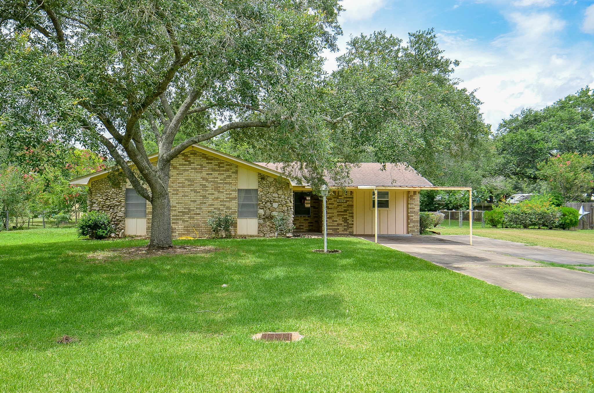 1605 Byrne Street El Campo TX 77437