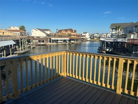 306 Isles End Road Tiki Island TX 77554