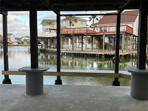306 Isles End Road Tiki Island TX 77554