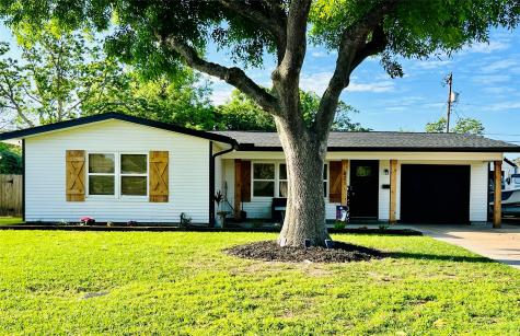 821 24th Avenue N Texas City TX 77590
